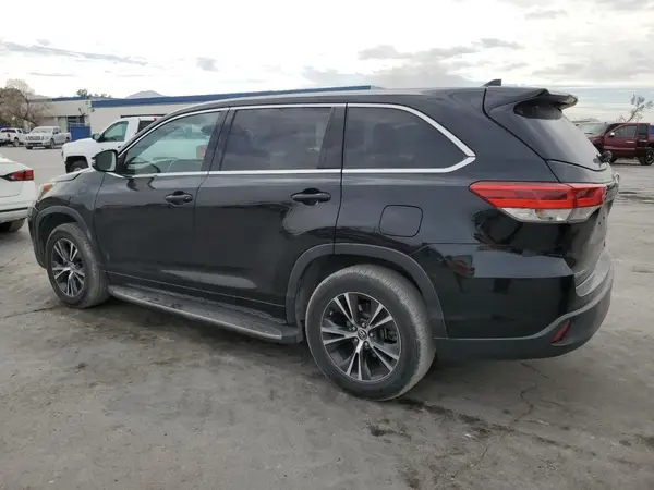 5TDZZRFH2JS288696 2018 TOYOTA HIGHLANDER - Image 2
