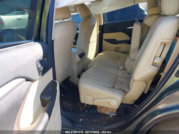 5TDZZRFH2KS291289 2019 TOYOTA HIGHLANDER - Image 8