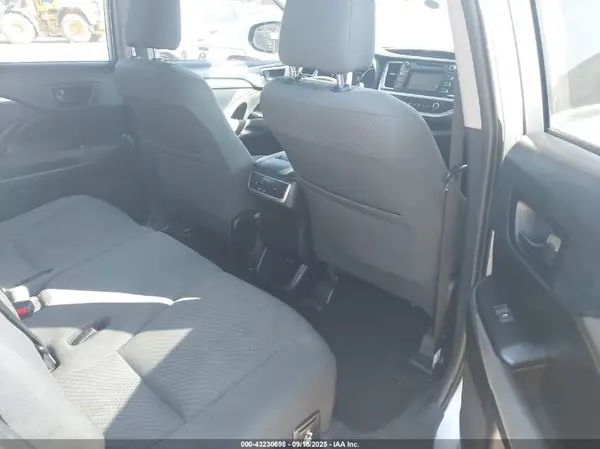 5TDZZRFH2KS293592 2019 TOYOTA HIGHLANDER - Image 8