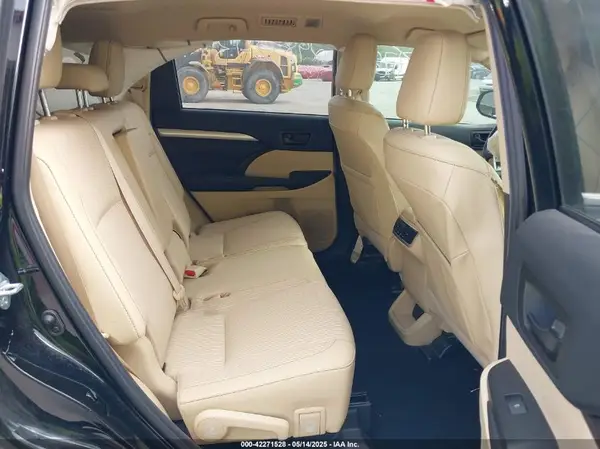 5TDZZRFH2KS295875 2019 TOYOTA HIGHLANDER - Image 8