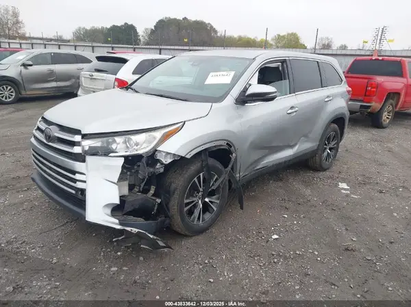 5TDZZRFH2KS297285 2019 TOYOTA HIGHLANDER - Image 2