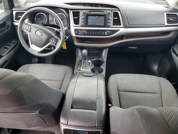 5TDZZRFH2KS298517 2019 TOYOTA HIGHLANDER - Image 8