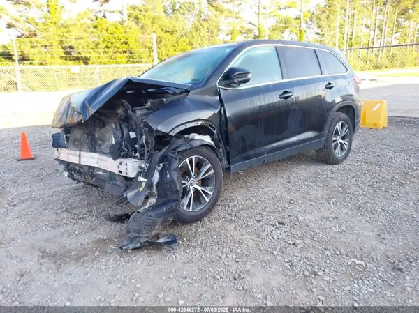 5TDZZRFH2KS299523 2019 TOYOTA HIGHLANDER - Image 2