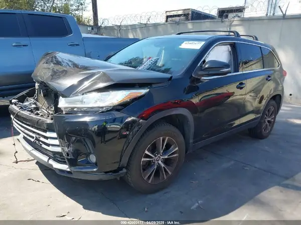 5TDZZRFH2KS300573 2019 TOYOTA HIGHLANDER - Image 2