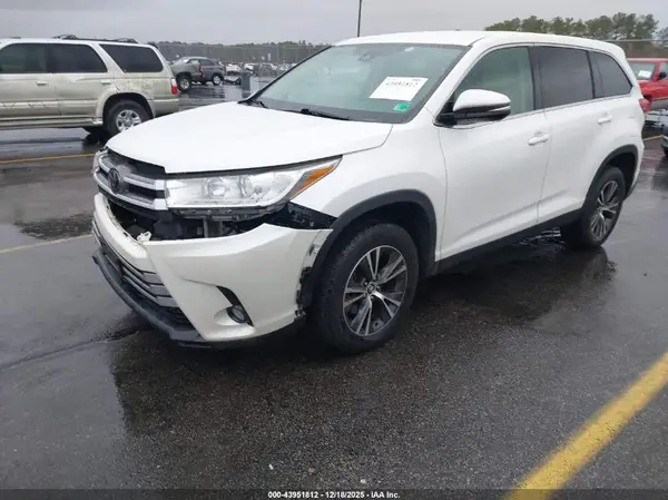5TDZZRFH2KS306292 2019 TOYOTA HIGHLANDER - Image 2