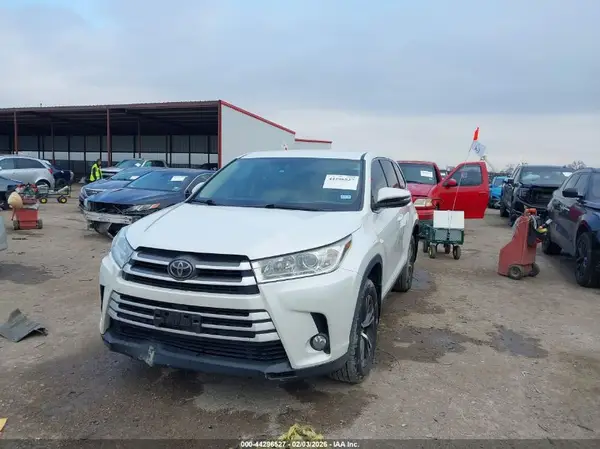 5TDZZRFH2KS306390 2019 TOYOTA HIGHLANDER - Image 2