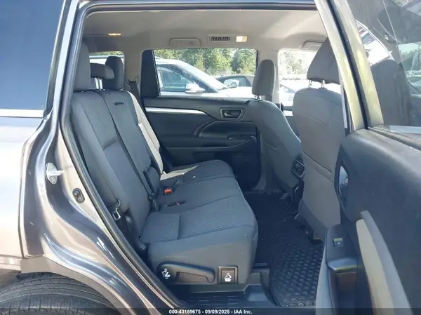 5TDZZRFH2KS308608 2019 TOYOTA HIGHLANDER - Image 8