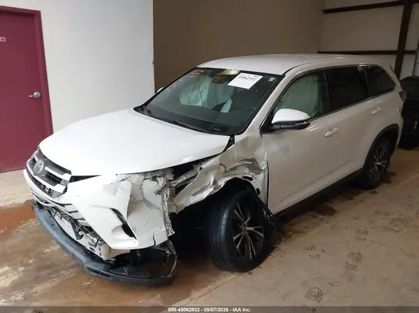 5TDZZRFH2KS313615 2019 TOYOTA HIGHLANDER - Image 2