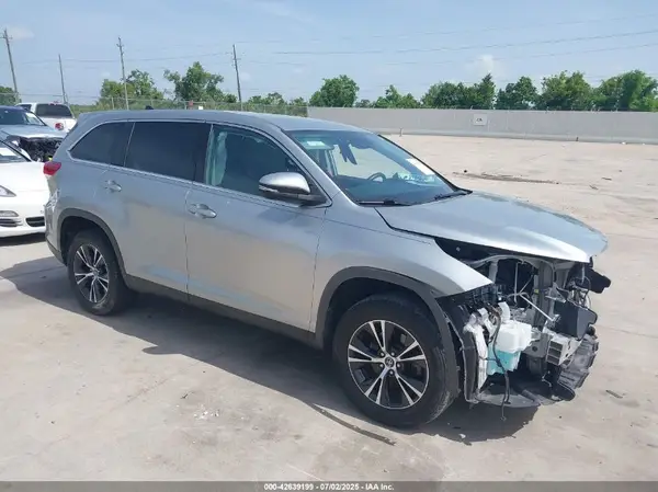 5TDZZRFH2KS314523 2019 TOYOTA HIGHLANDER - Image 1