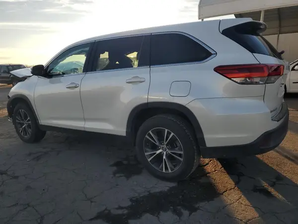 5TDZZRFH2KS318538 2019 TOYOTA HIGHLANDER - Image 2