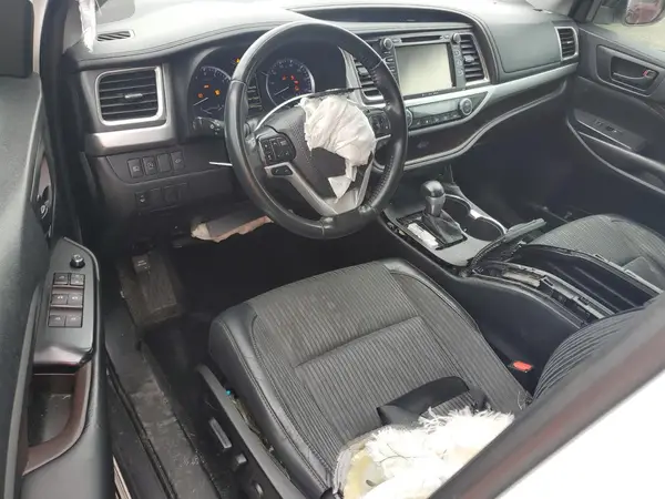 5TDZZRFH2KS327305 2019 TOYOTA HIGHLANDER - Image 8