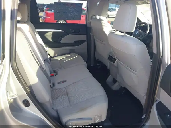 5TDZZRFH2KS329426 2019 TOYOTA HIGHLANDER - Image 8