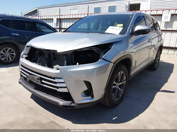 5TDZZRFH2KS340586 2019 TOYOTA HIGHLANDER - Image 2
