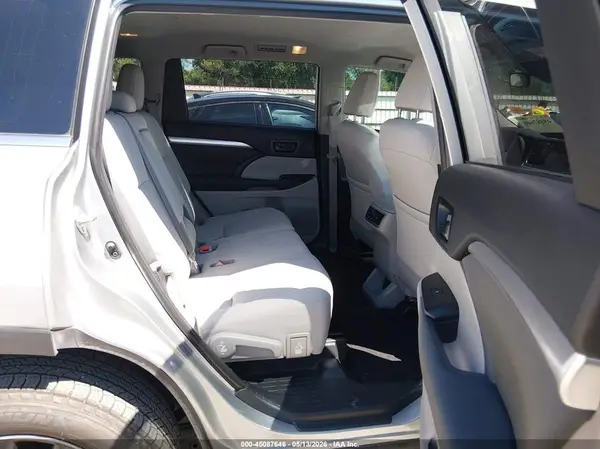 5TDZZRFH2KS340586 2019 TOYOTA HIGHLANDER - Image 8