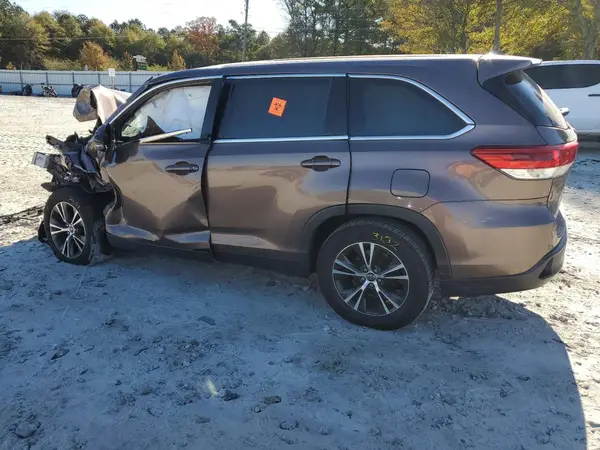 5TDZZRFH2KS357579 2019 TOYOTA HIGHLANDER - Image 2