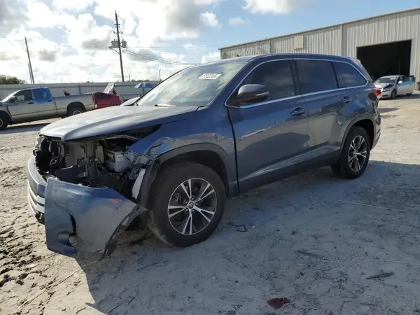 5TDZZRFH2KS368713 2019 TOYOTA HIGHLANDER - Image 1