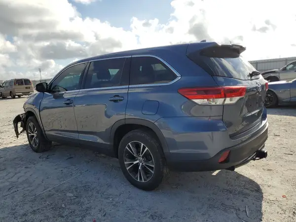5TDZZRFH2KS368713 2019 TOYOTA HIGHLANDER - Image 2