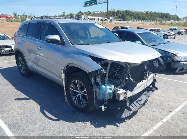 5TDZZRFH3HS188262 2017 TOYOTA HIGHLANDER - Image 1