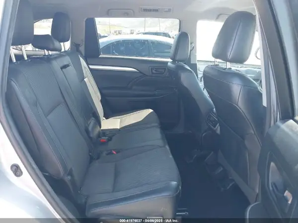 5TDZZRFH3HS188262 2017 TOYOTA HIGHLANDER - Image 8