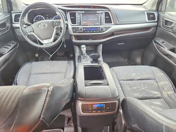 5TDZZRFH3HS194269 2017 TOYOTA HIGHLANDER - Image 8