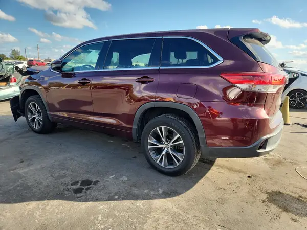 5TDZZRFH3HS200653 2017 TOYOTA HIGHLANDER - Image 2