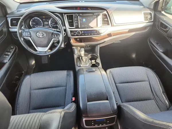 5TDZZRFH3HS200653 2017 TOYOTA HIGHLANDER - Image 8
