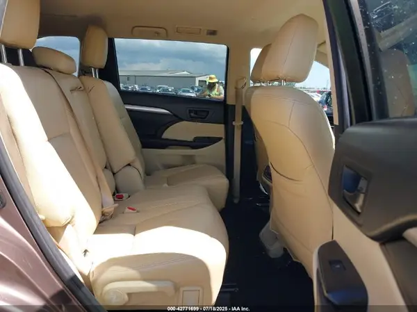 5TDZZRFH3HS203679 2017 TOYOTA HIGHLANDER - Image 8