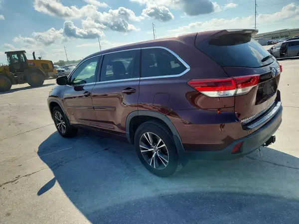 5TDZZRFH3HS204802 2017 TOYOTA HIGHLANDER - Image 2