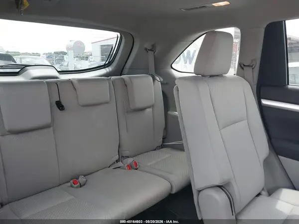 5TDZZRFH3HS205898 2017 TOYOTA HIGHLANDER - Image 8