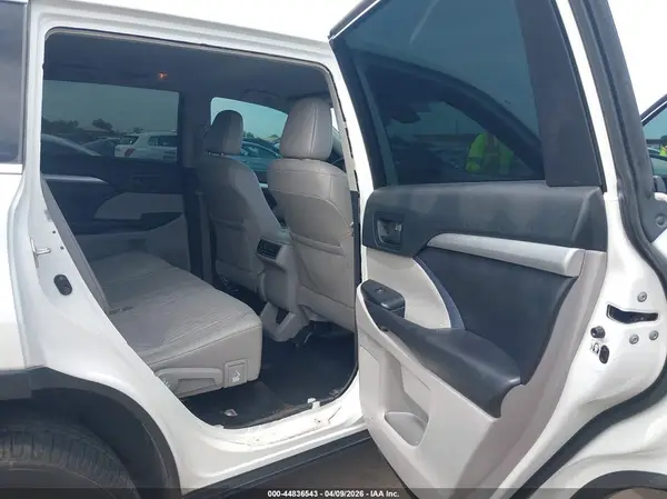 5TDZZRFH3HS222166 2017 TOYOTA HIGHLANDER - Image 8