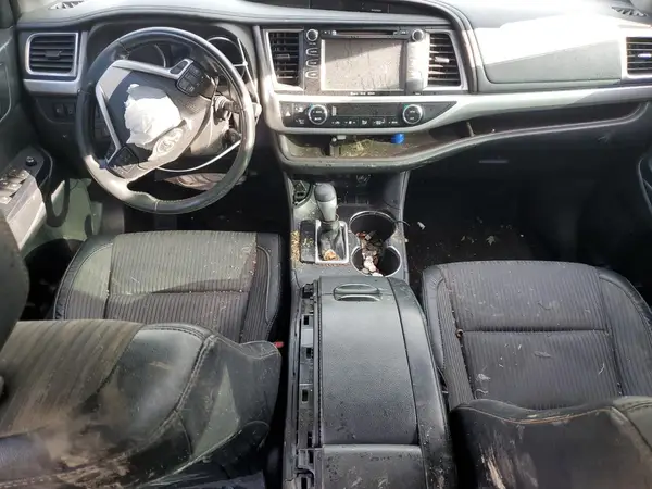 5TDZZRFH3HS227447 2017 TOYOTA HIGHLANDER - Image 8