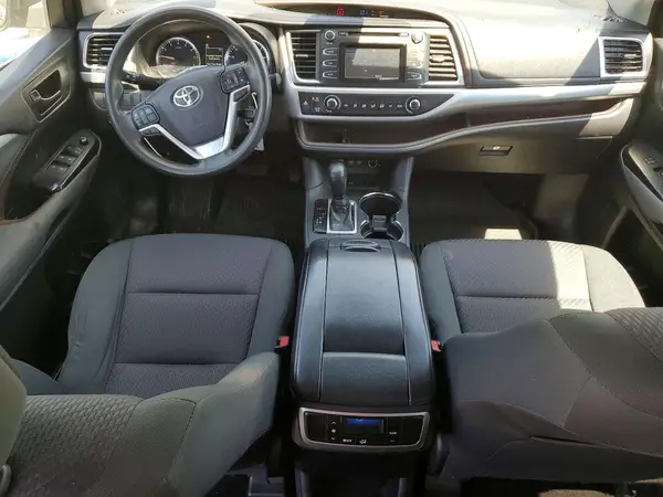 5TDZZRFH3JS236901 2018 TOYOTA HIGHLANDER - Image 8