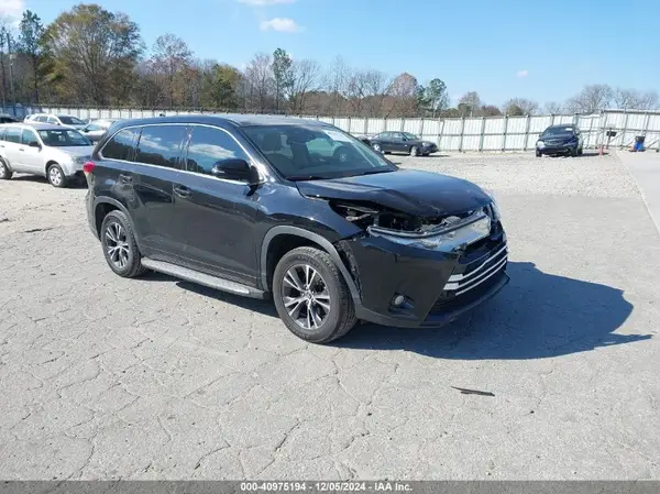 5TDZZRFH3JS237207 2018 TOYOTA HIGHLANDER - Image 1