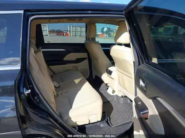 5TDZZRFH3JS237207 2018 TOYOTA HIGHLANDER - Image 8