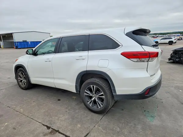 5TDZZRFH3JS239636 2018 TOYOTA HIGHLANDER - Image 2