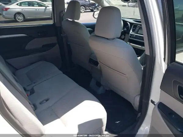 5TDZZRFH3JS244576 2018 TOYOTA HIGHLANDER - Image 8