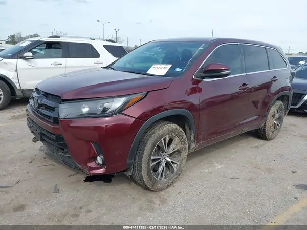 5TDZZRFH3JS245176 2018 TOYOTA HIGHLANDER - Image 2