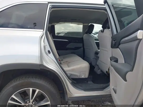 5TDZZRFH3JS247235 2018 TOYOTA HIGHLANDER - Image 8