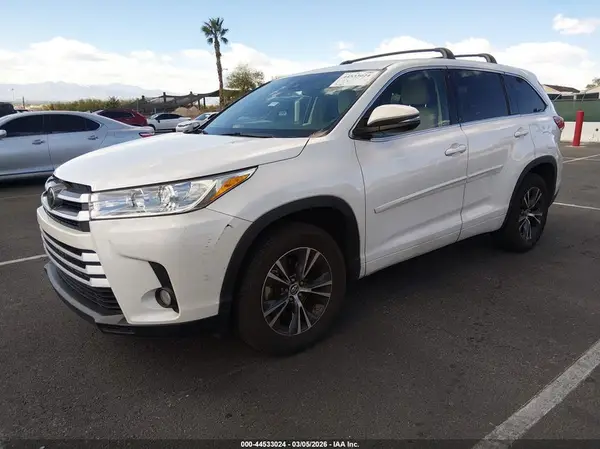 5TDZZRFH3JS249440 2018 TOYOTA HIGHLANDER - Image 2