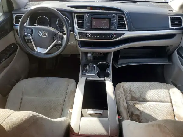 5TDZZRFH3JS249552 2018 TOYOTA HIGHLANDER - Image 8