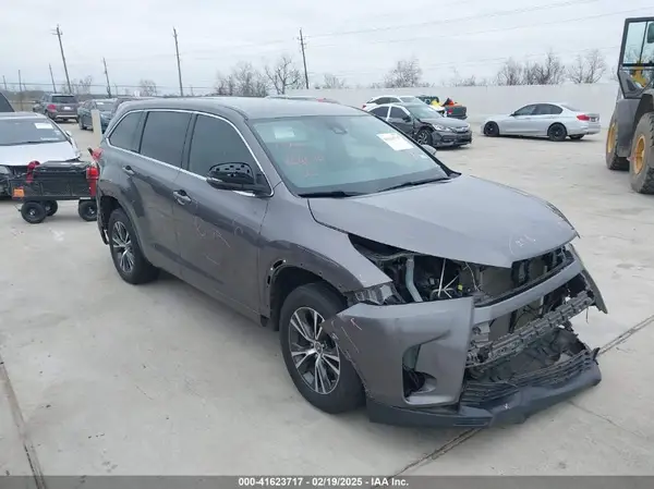 5TDZZRFH3JS251057 2018 TOYOTA HIGHLANDER - Image 1