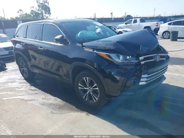 5TDZZRFH3JS252287 2018 TOYOTA HIGHLANDER - Image 1
