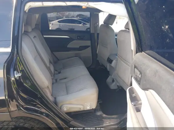 5TDZZRFH3JS252287 2018 TOYOTA HIGHLANDER - Image 8
