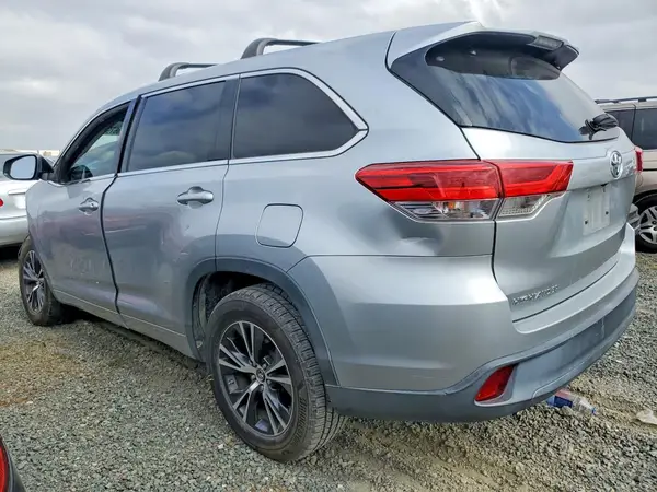 5TDZZRFH3JS255092 2018 TOYOTA HIGHLANDER - Image 2
