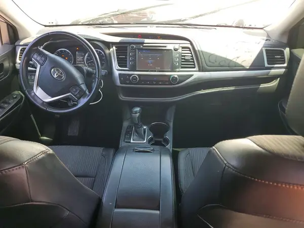 5TDZZRFH3JS255092 2018 TOYOTA HIGHLANDER - Image 8