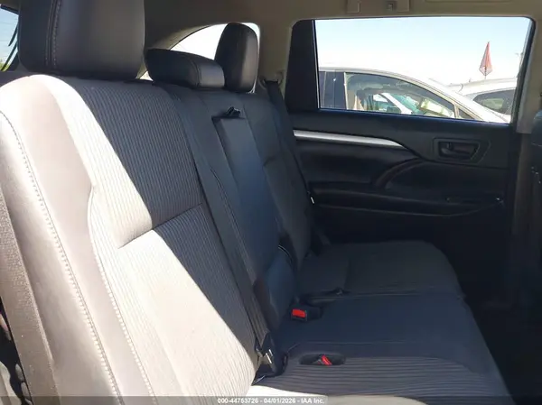 5TDZZRFH3JS255271 2018 TOYOTA HIGHLANDER - Image 8