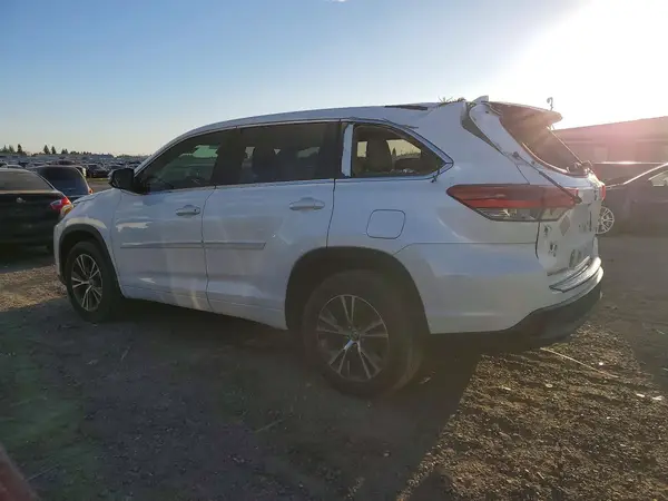 5TDZZRFH3JS256212 2018 TOYOTA HIGHLANDER - Image 2