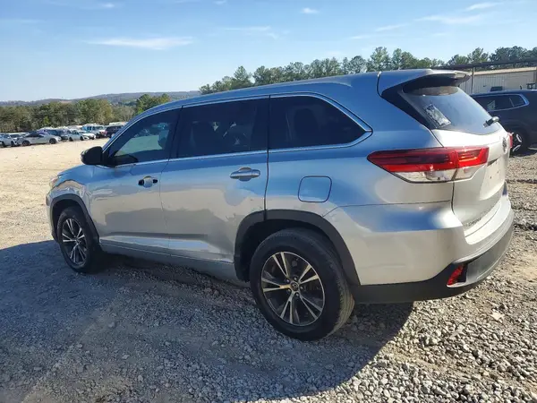 5TDZZRFH3JS256498 2018 TOYOTA HIGHLANDER - Image 2