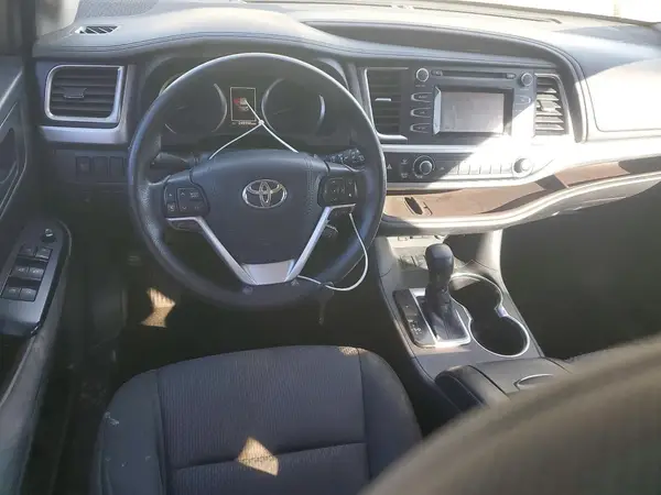 5TDZZRFH3JS256498 2018 TOYOTA HIGHLANDER - Image 8