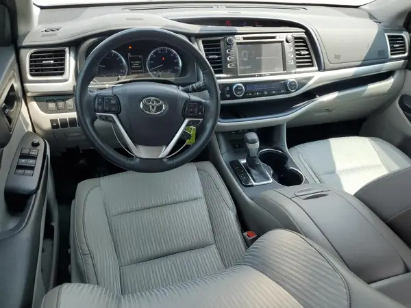 5TDZZRFH3JS263208 2018 TOYOTA HIGHLANDER - Image 8